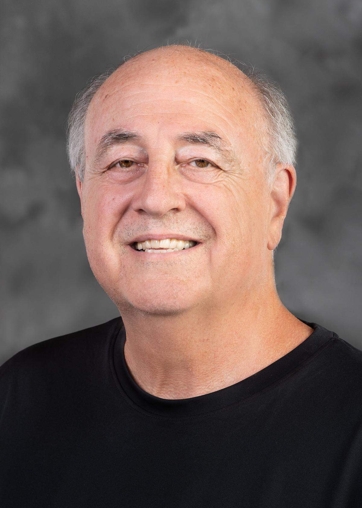 Former KEYN, 103.7-FM, morning show host Jack Oliver is returning to Wichita radio on Monday on KWME, 92.7-FM, a Dave Murfin station.