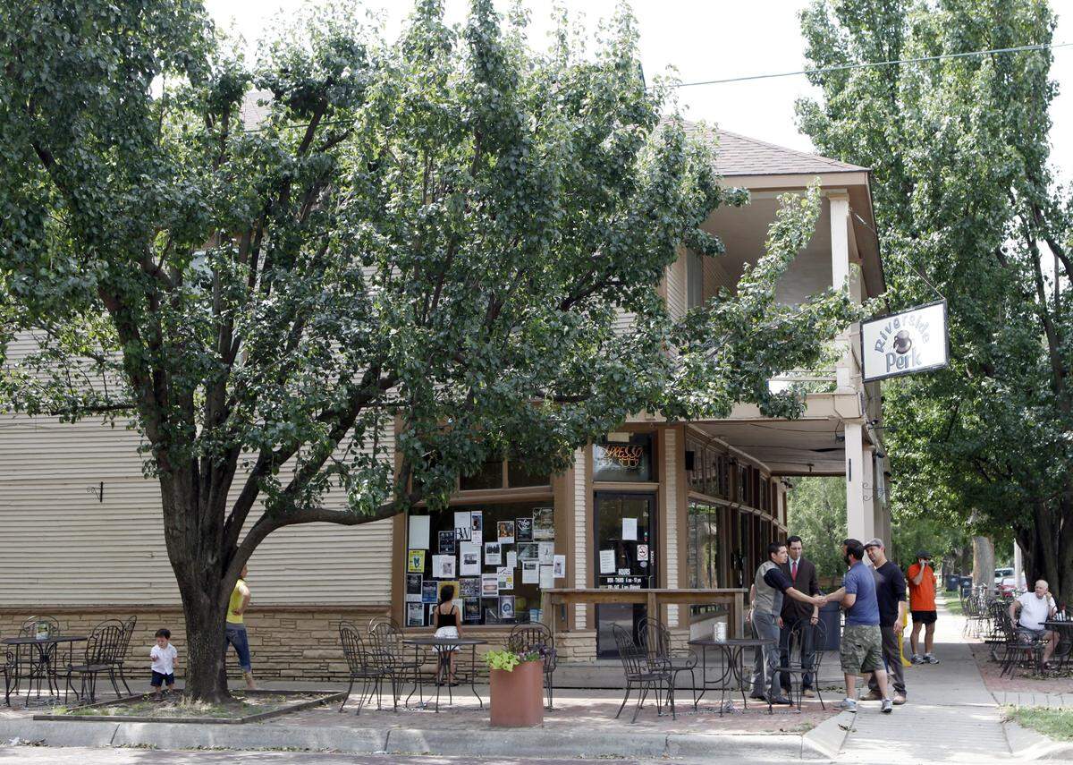 A photo of Riverside Perk from 2012, right after it closed