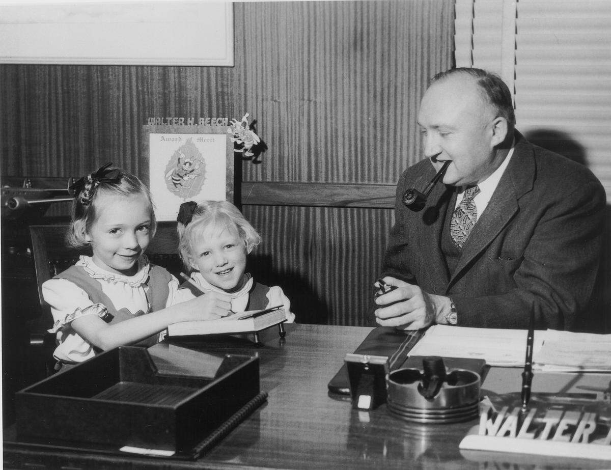 Walter Beech with his daughters, Suzanne, left, and Mary Lynn.