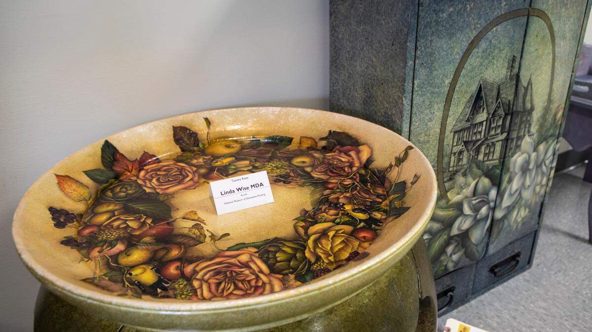 The Society of Decorative Painters is auctioning off about 850 items of its museum collection.