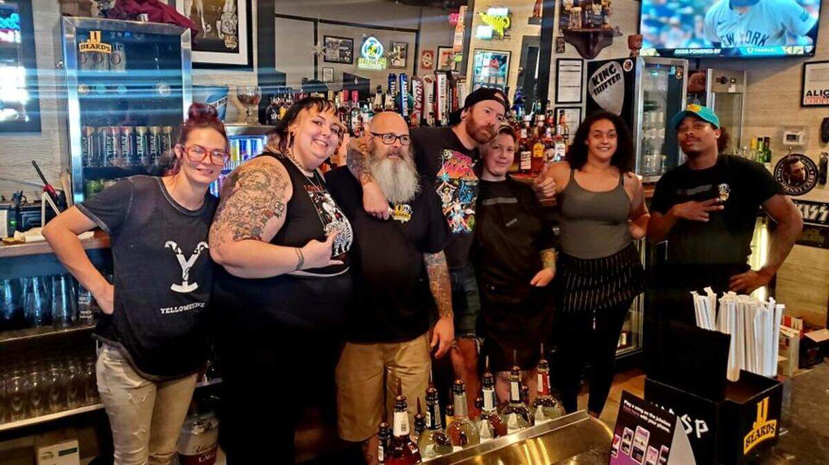 JJ Beard’s Pub & Pizza at 13th and West quietly started its soft opening on Thursday. Anyone is welcome.