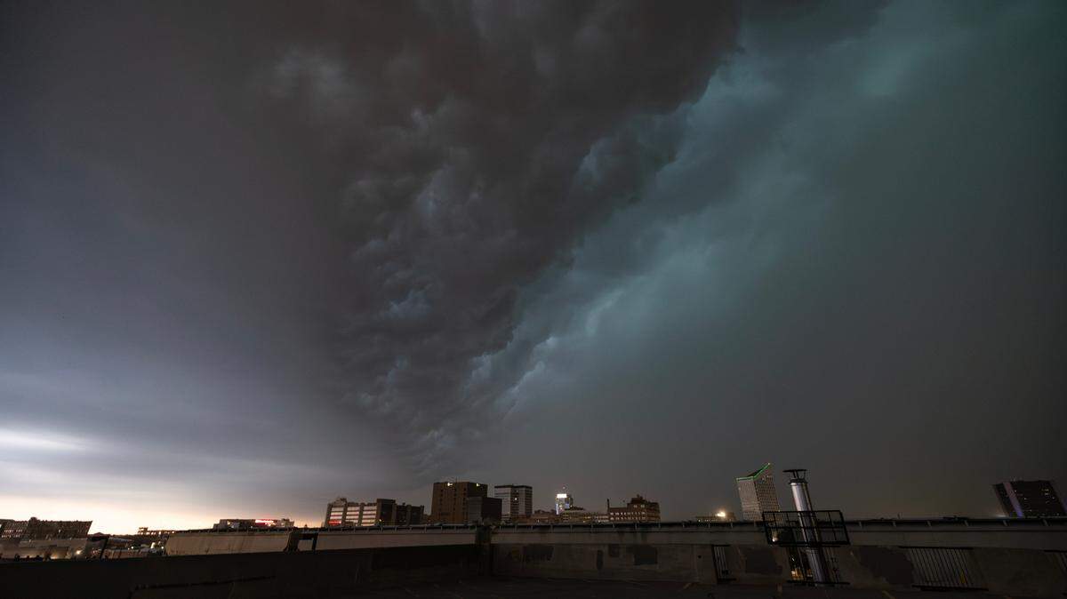 A storm packing high winds and torrential rain makes its way into Wichita on Sunday night.