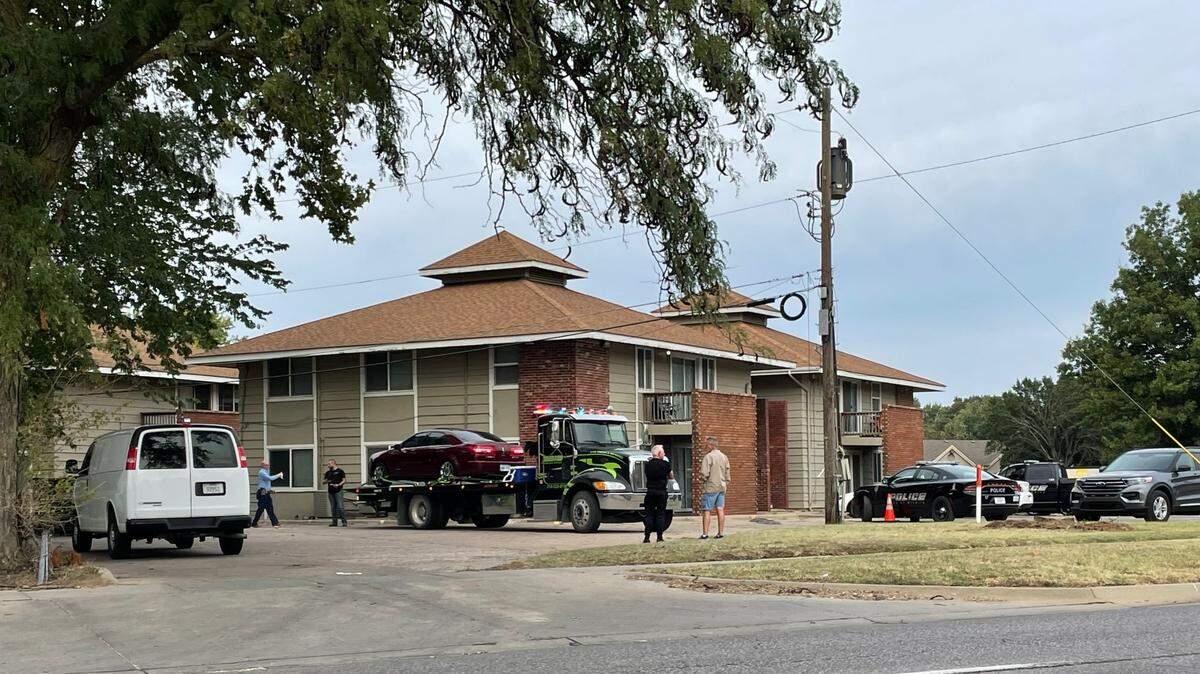 Wichita police detectives were on scene of a shooting that left a man dead early Sunday morning at a west Wichita apartment complex.