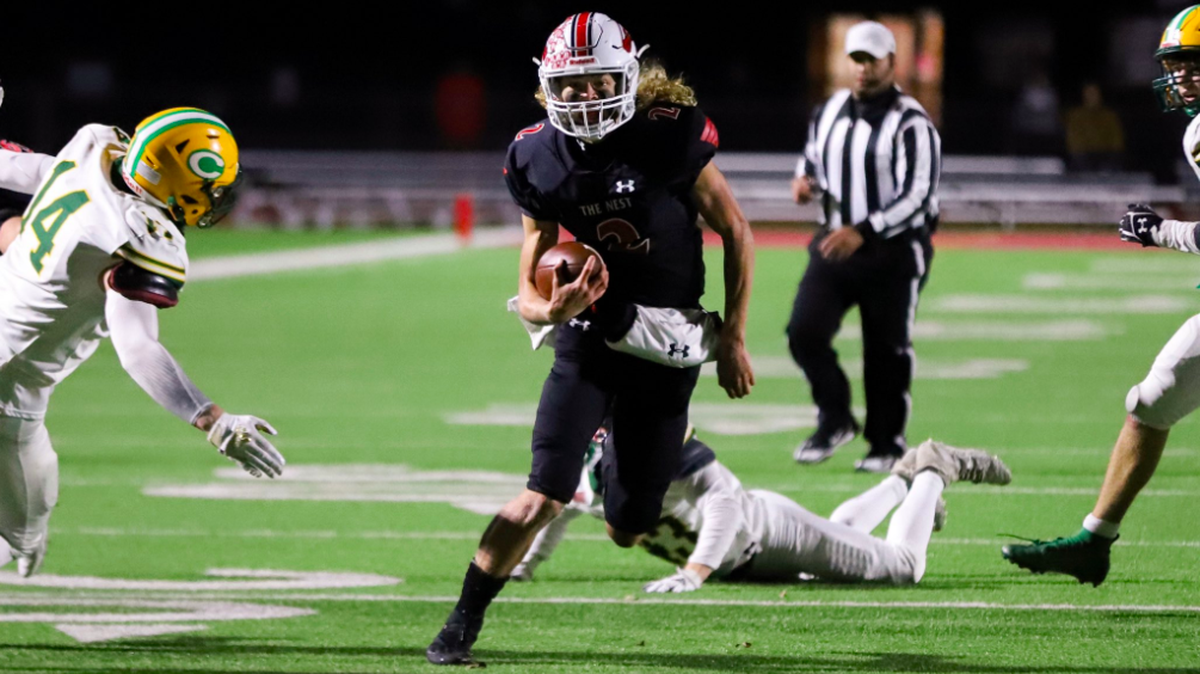 Maize quarterback Avery Johnson scored four rushing touchdowns, including the game-winner with 30 seconds left, in a 28-21 win over Bishop Carroll on Friday.