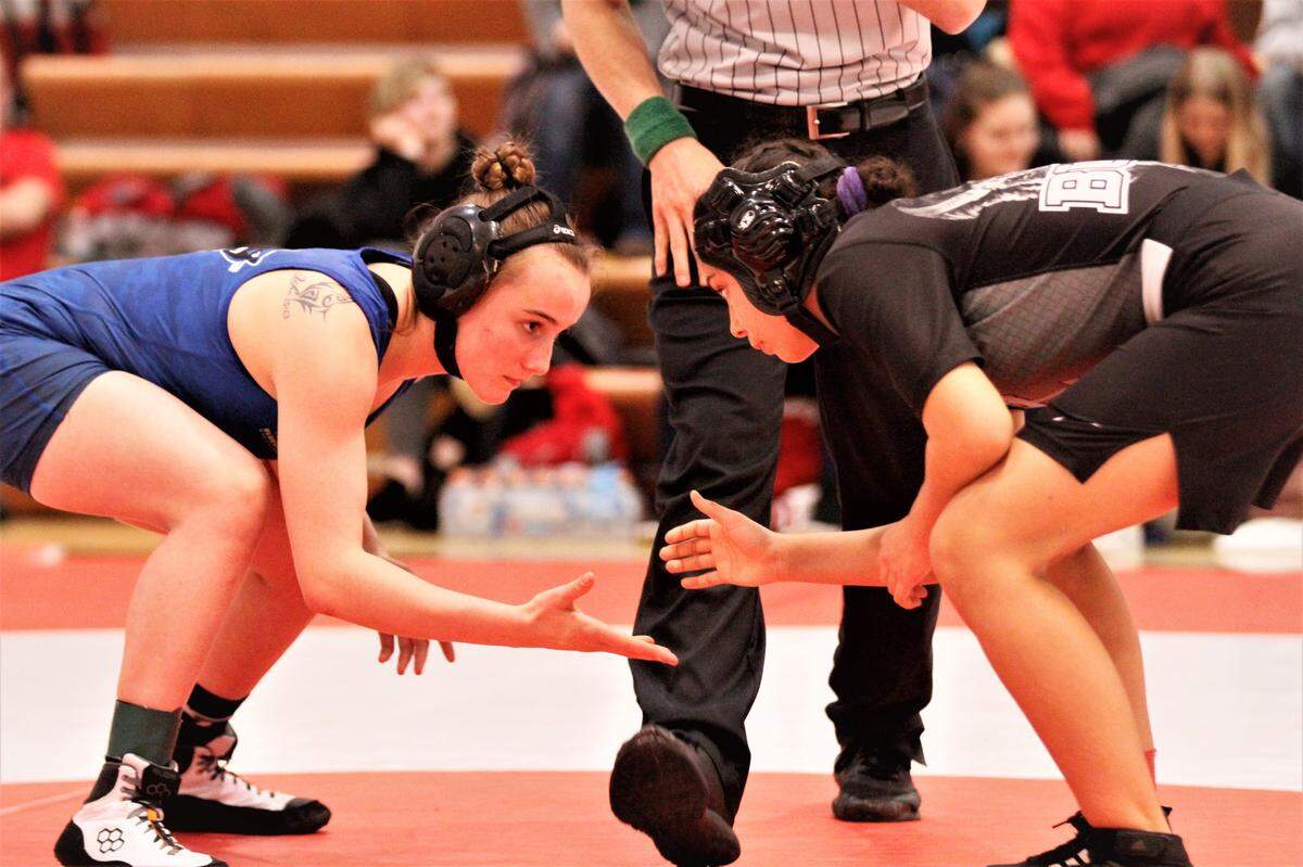 Nickerson’s Nichole Moore and Garden City’s Esmereld Corado
