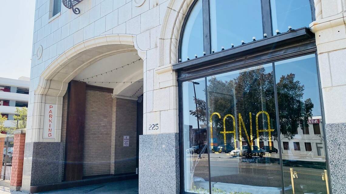 Downtown Wichita bar will be the site of three wine-tasting, pumpkin-carving parties