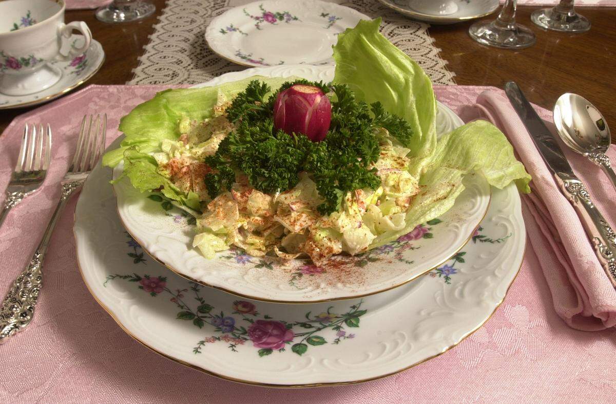 Garlic salad was a popular dish at Doc’s Steak House and several other local supper clubs.
