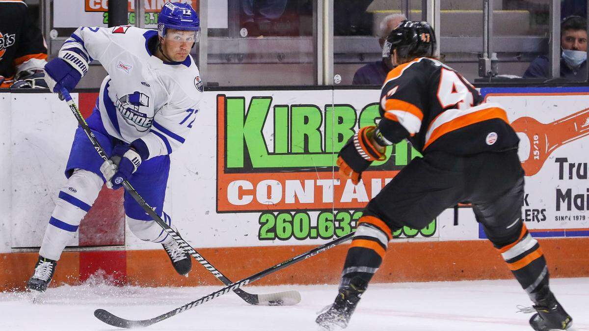 The Wichita Thunder won 4-2 over the Fort Wayne Komets in the ECHL Western Conference playoffs on Saturday.