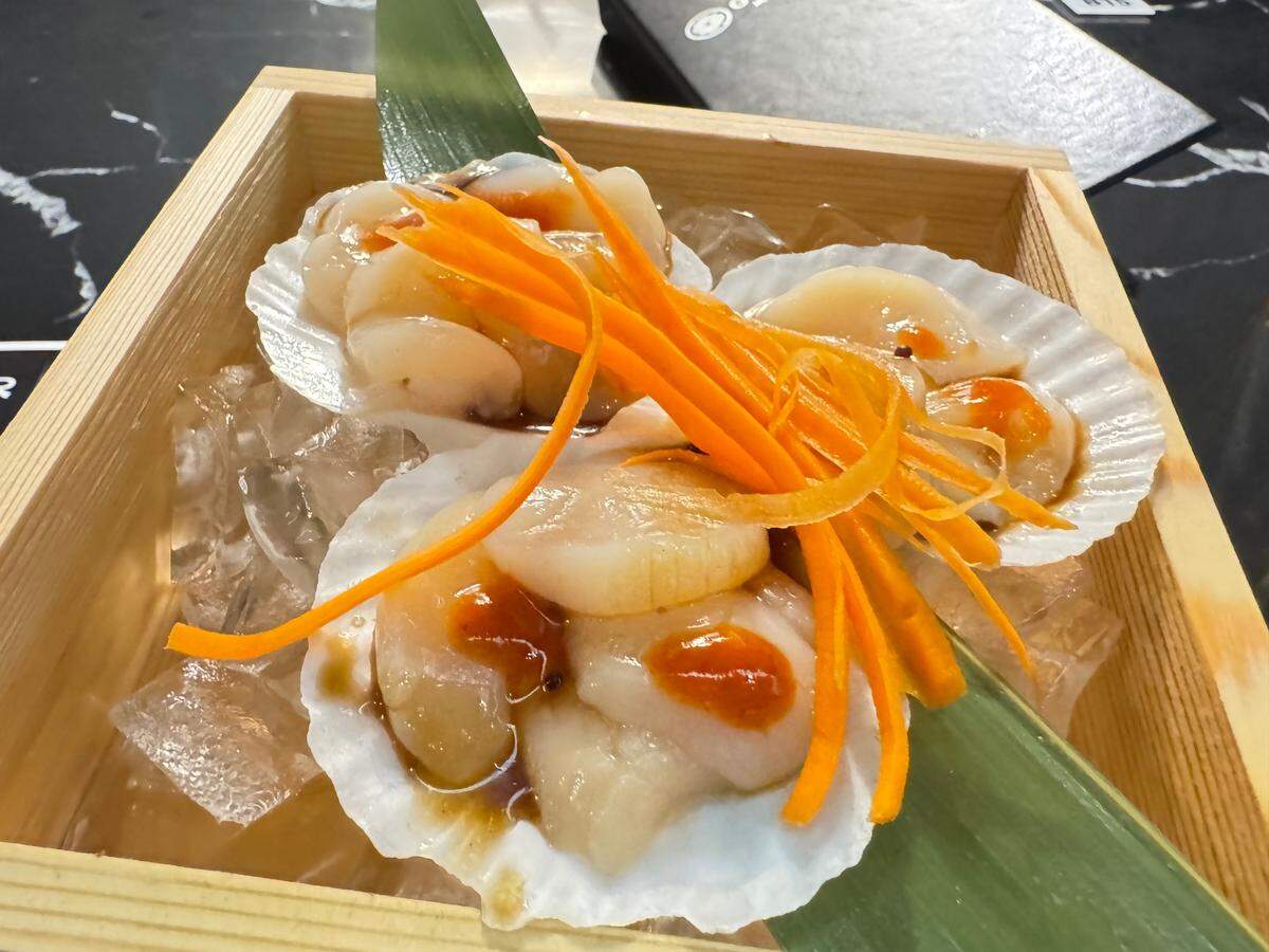 The scallop carpaccio from the Gyoza appetizer list