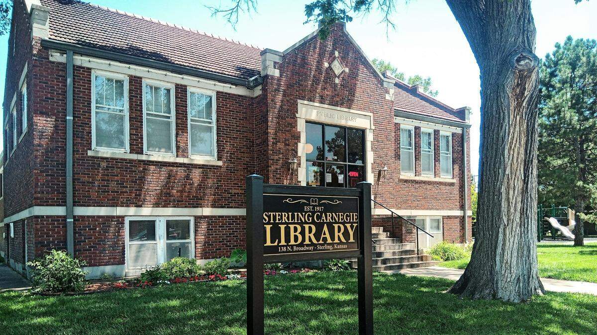 The Sterling Carnegie Library is picturesque, but poorly run.