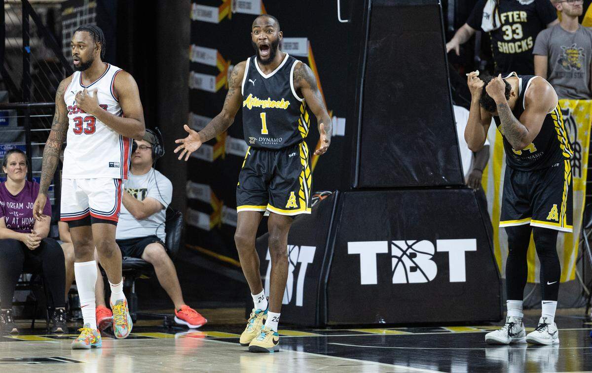 Markis McDuffie reacts to a foul call during the fourth quarter against Forever Coogs.