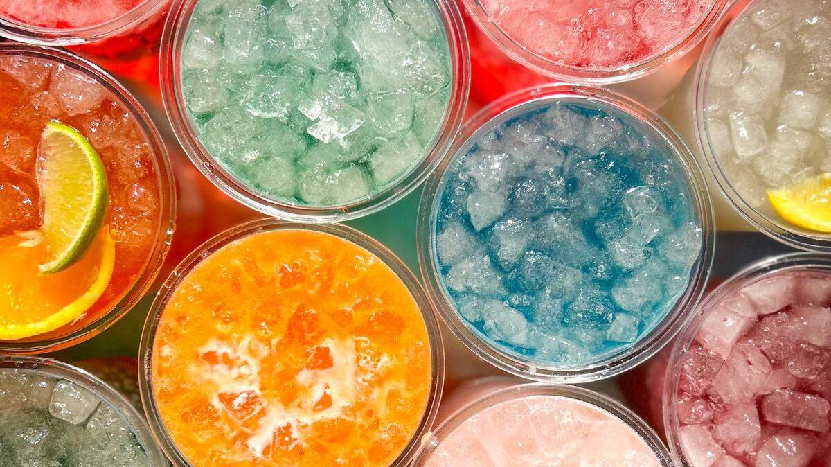 The new co-branded Just a Sip/Papa’s Ice Cream & Treats shop opens today at 37th and Ridge and will give away free drinks to celebrate.