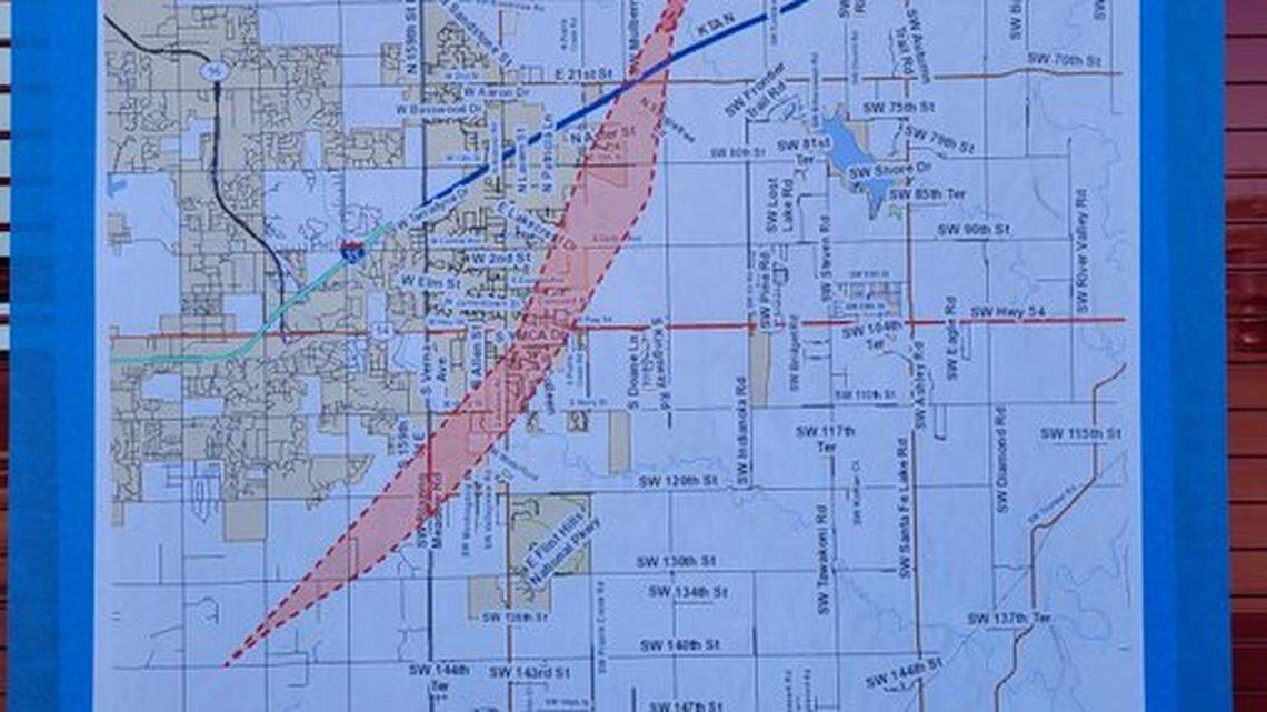21 minutes, 12.5 miles, 300 to 400 buildings: Tracking path, damage of EF-3 tornado