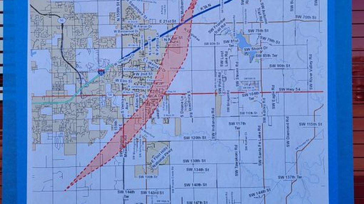 21 minutes, 12.5 miles, 300 to 400 buildings: Tracking path, damage of EF-3 tornado