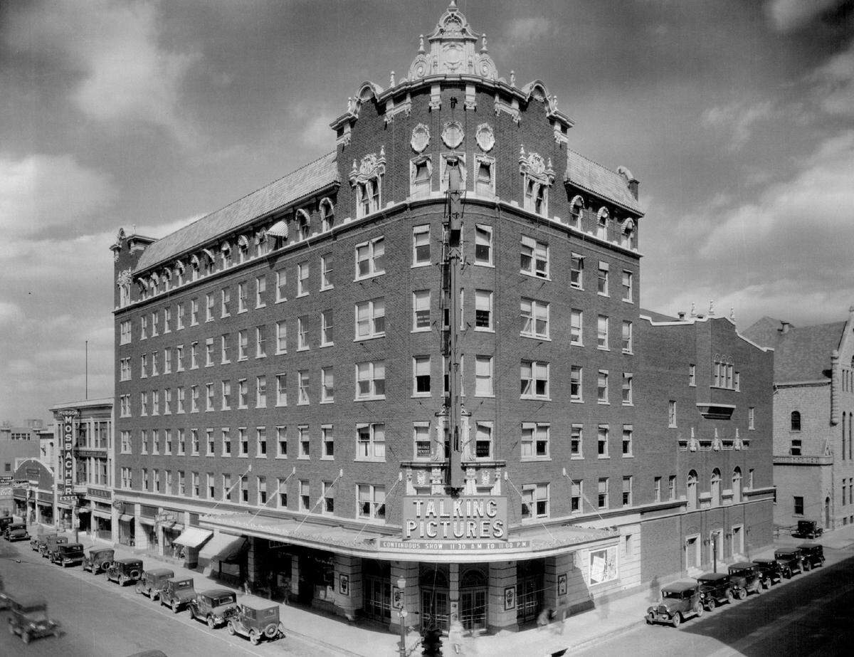 Orpheum Theater as it appeared in the late 1920’s or early 1930’s.
