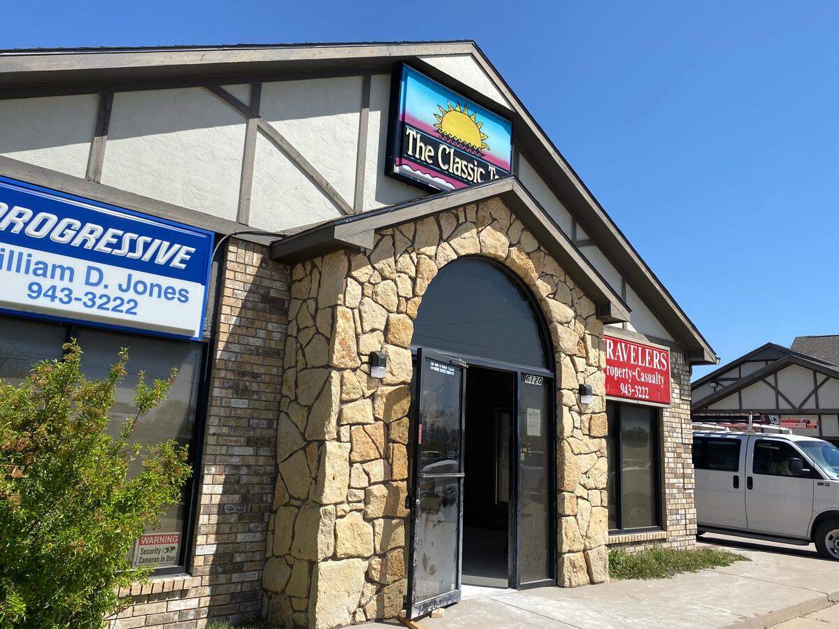 Sunflour Cafe & Collective will open in 3,000 square feet at 6120 W. Central.