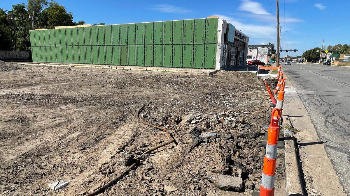 The lot next to the future Itzcali Tacos & Tequila that held the Brian & Brian at Pistotnik Law offices is now empty and will soon be a parking lot.