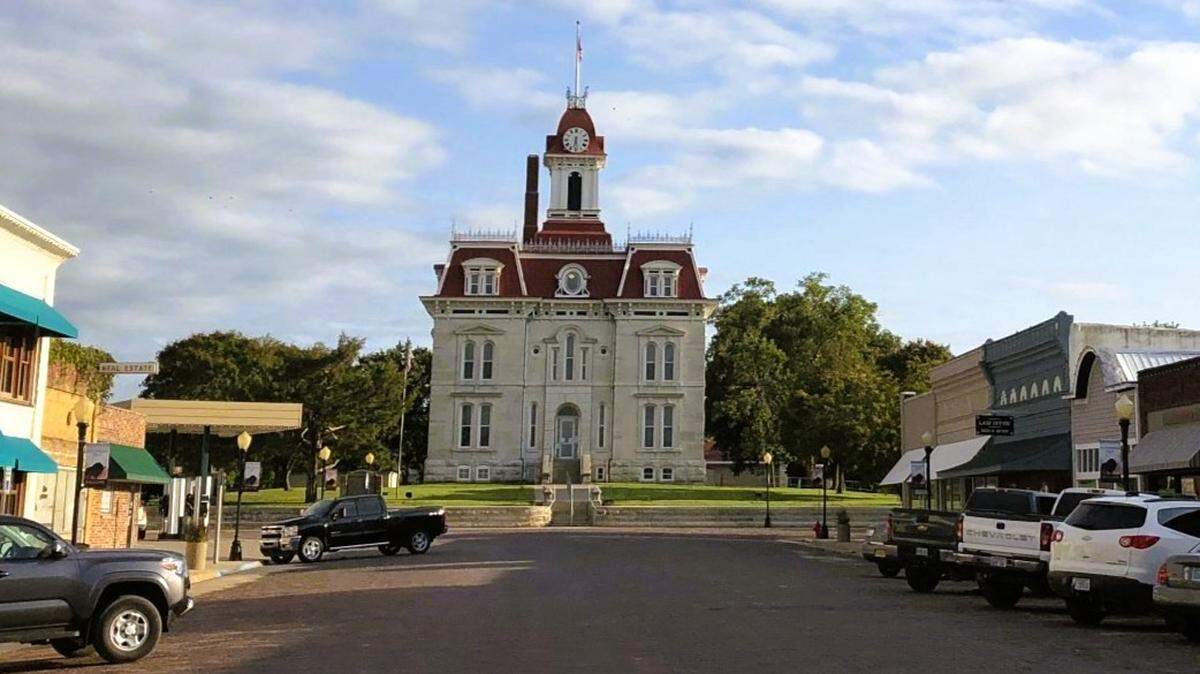 Chase County in central Kansas has a lovely courthouse, but it has fewer than two attorneys per 1,000 residents, according to a report commissioned by the Kansas Supreme Court.