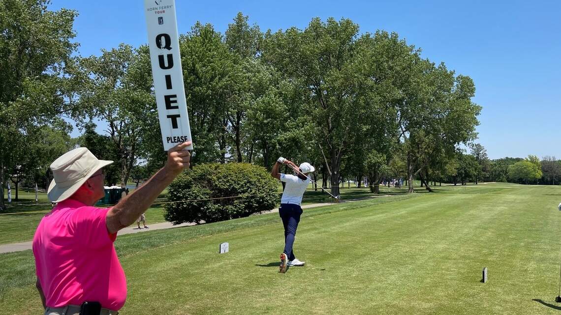 Golfer buys lunch for tournament volunteers after low opening round at Wichita Open