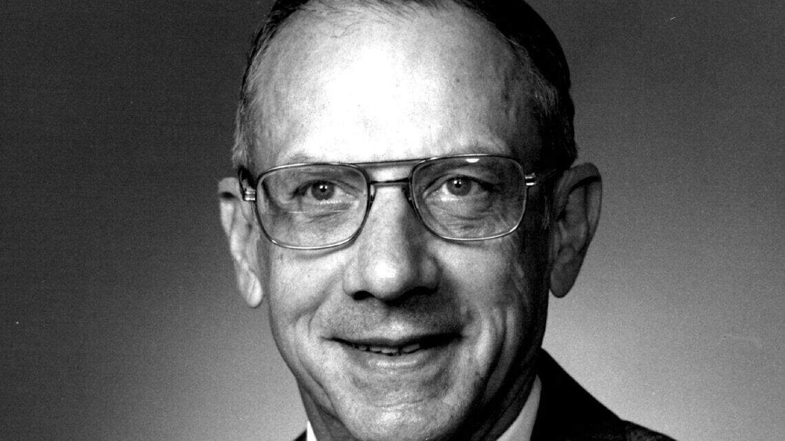 Max Bleck, former Beech and Cessna president, dies at 91