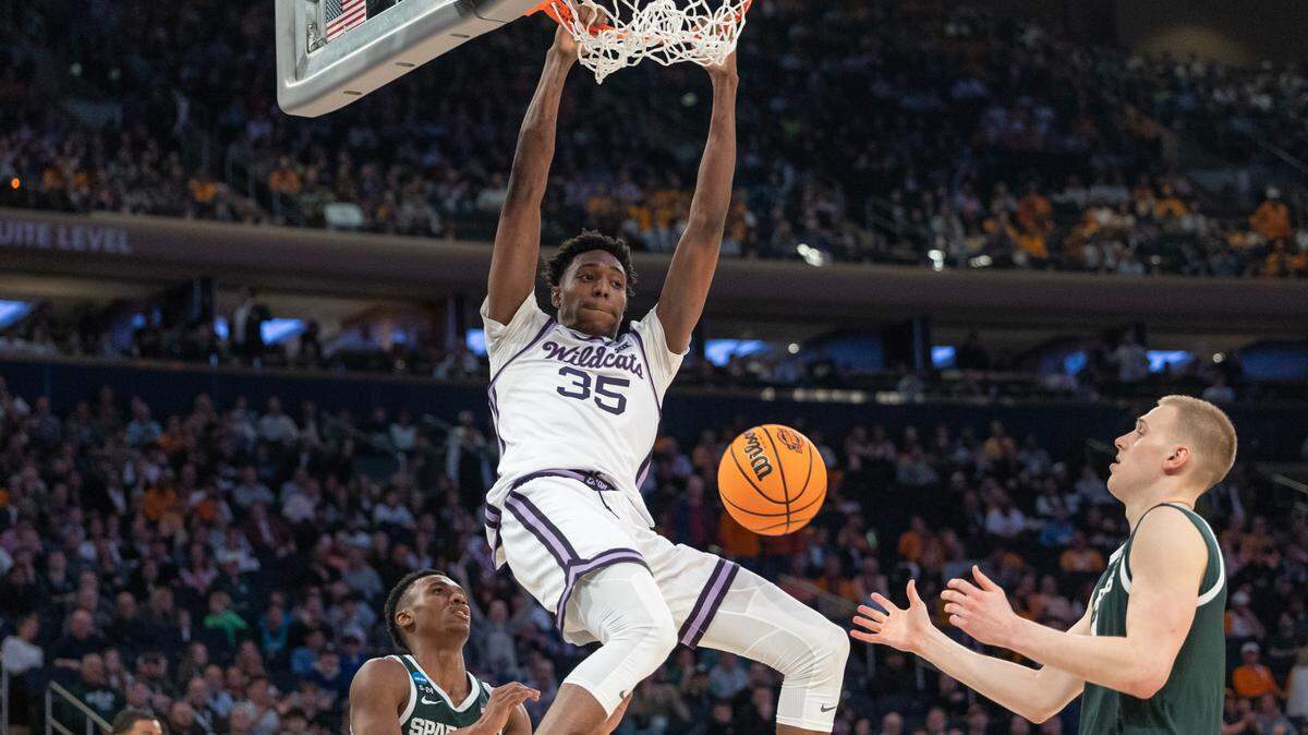 Kansas State’s Nae’Qwan Tomlin dunks the ball during the second half of the 2023 East Regional Semifinal against Michigan State at Madison Square Garden on Thursday, March 23, 2023.