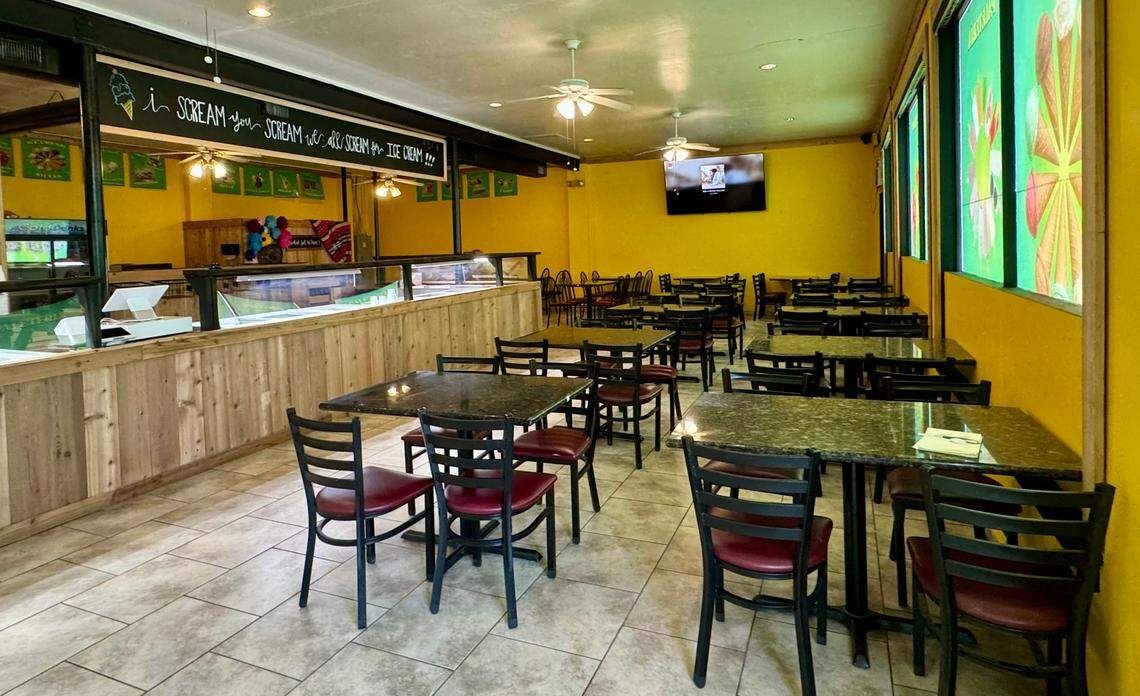 Paleteria Chihuahua has seating inside for 64.