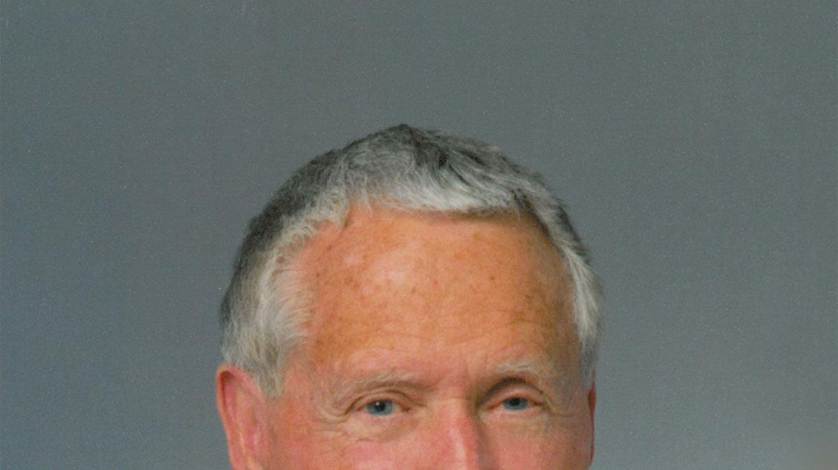 Longtime Wichita businessman Don Slawson has died from complications of Alzheimer’s disease. (July 7, 2014)