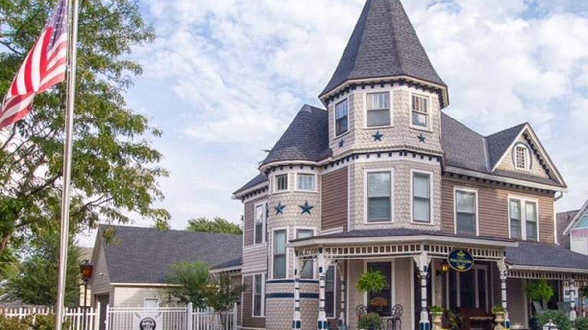 Regretfully, Tim and JoAnn Pitzer are selling their Noble House Inn on Waco about a year after opening the bed-and-breakfast.