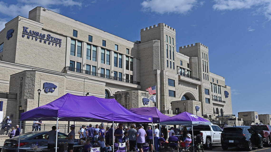 Here’s where to expect traffic delays during K-State home football games