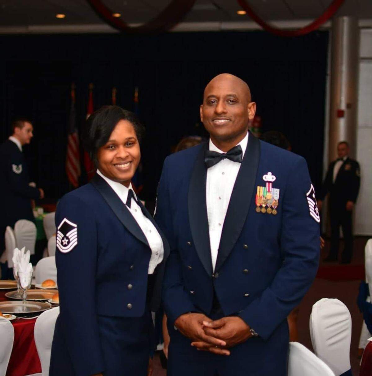 Daina and Robert Elliott, owners of Bongo Fruit Smoothies, met the day they both enlisted in the Air Force.