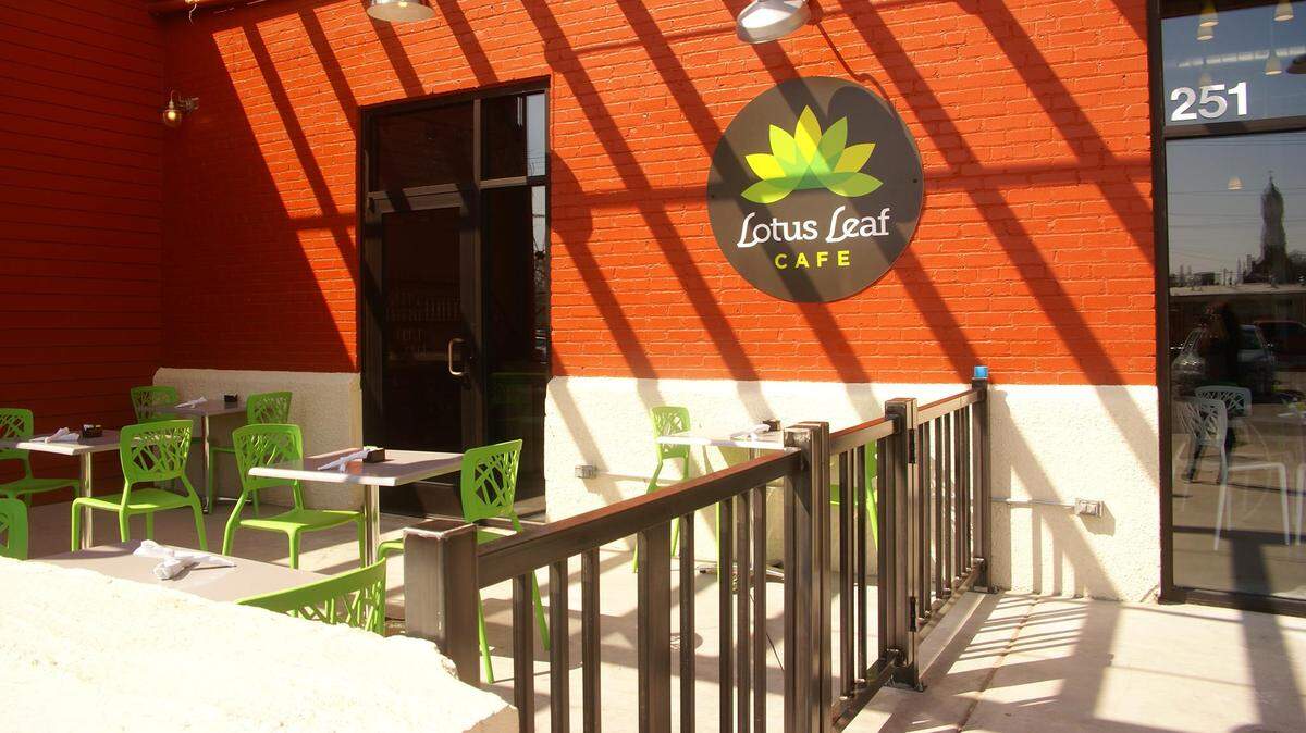 The former Lotus Leaf Cafe spot will soon be filled by R&R’s Public House, which will serve craft cocktails and pub fare.