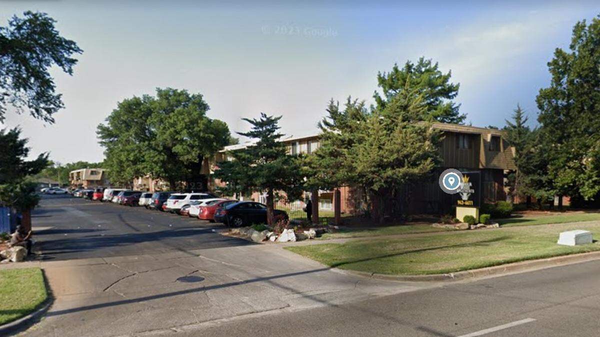 Wichita police are investigating a shooting that happened Saturday night at the Magnolia Woods apartment complex that left a Wichita man dead.