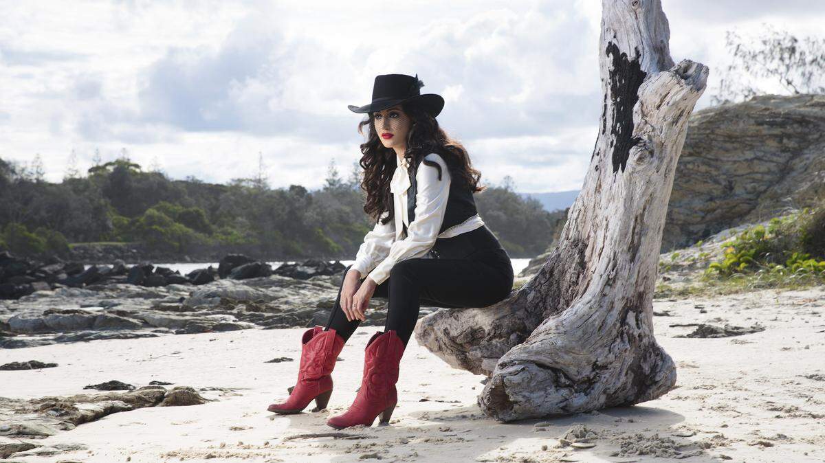 Lindi Ortega will perform an early show Friday evening at Wave.