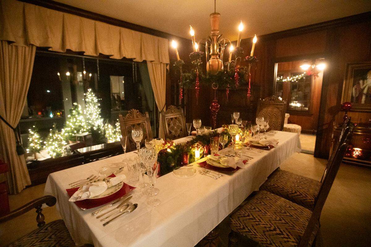 Bonnie Bing’s dining room was once the scene of a Christmas tragedy. Now, she uses only flameless candles in her decor.
