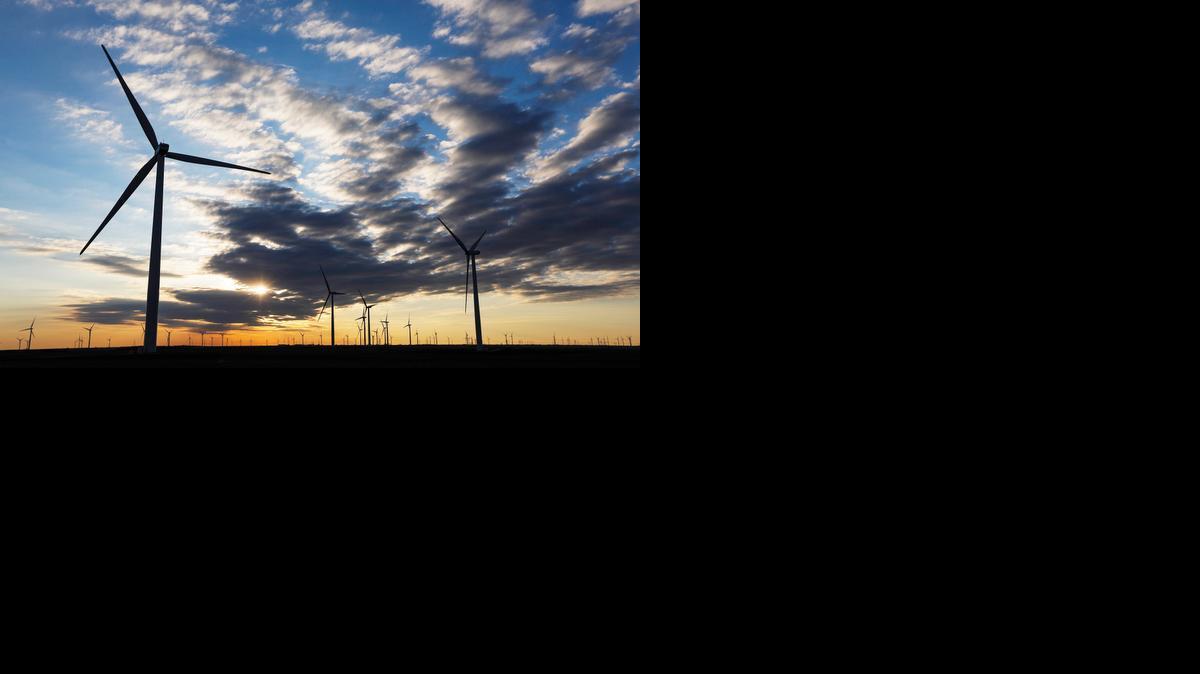 The Flat Ridge 2 wind farm has its footprint in three different counties: Kingman, Harper and Barber. 

