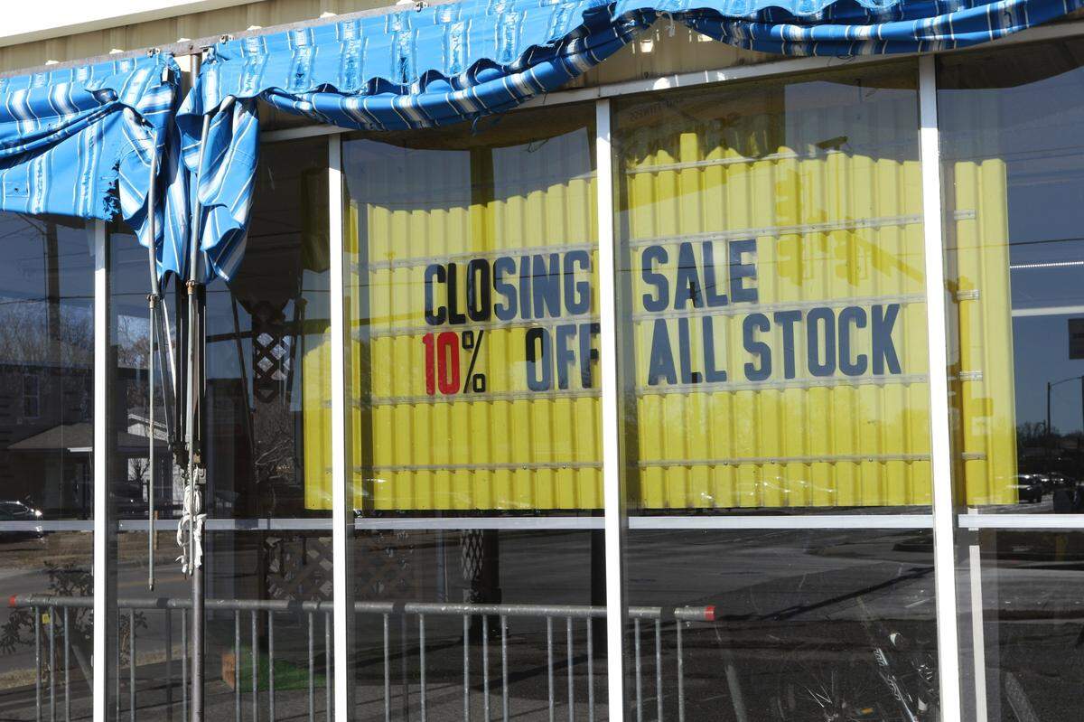 Everything inside of Tom Sawyer Bicycle Shop is discounted 10 percent until the business closes its doors.