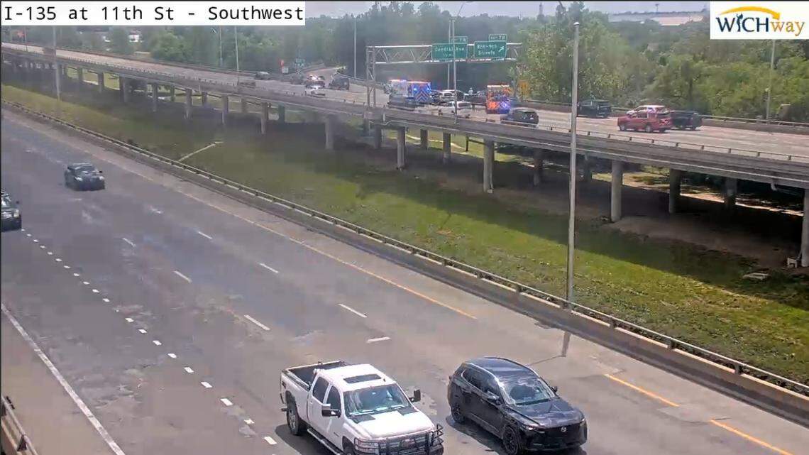 Multi-car crash ties up afternoon traffic on southbound I-135 in Wichita