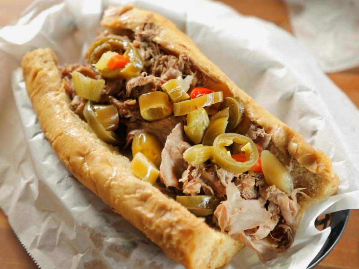 The new Jumbo’s Beer & Brew specializes in Italian beef sandwiches and Wagyu beef burgers.