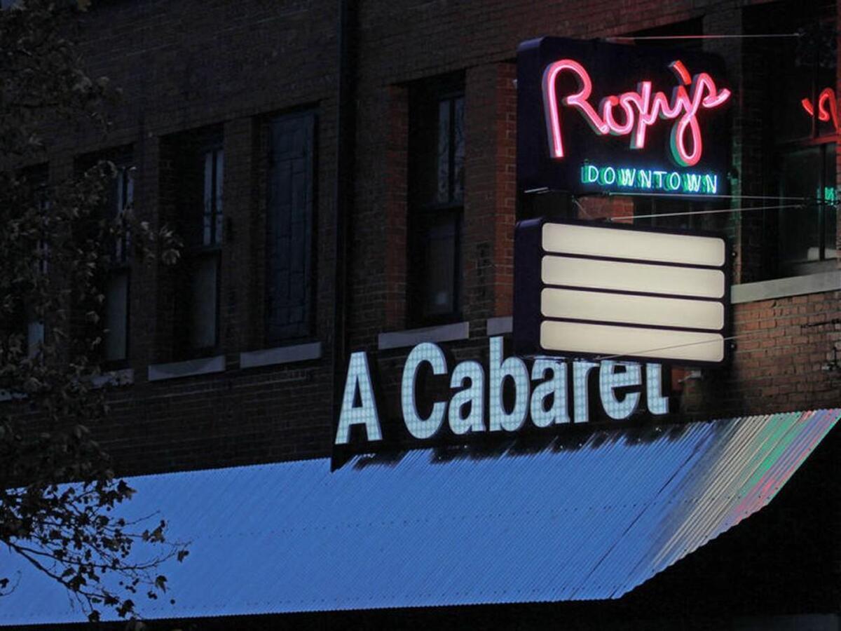 Roxy's Downtown is once again offering food with its shows.