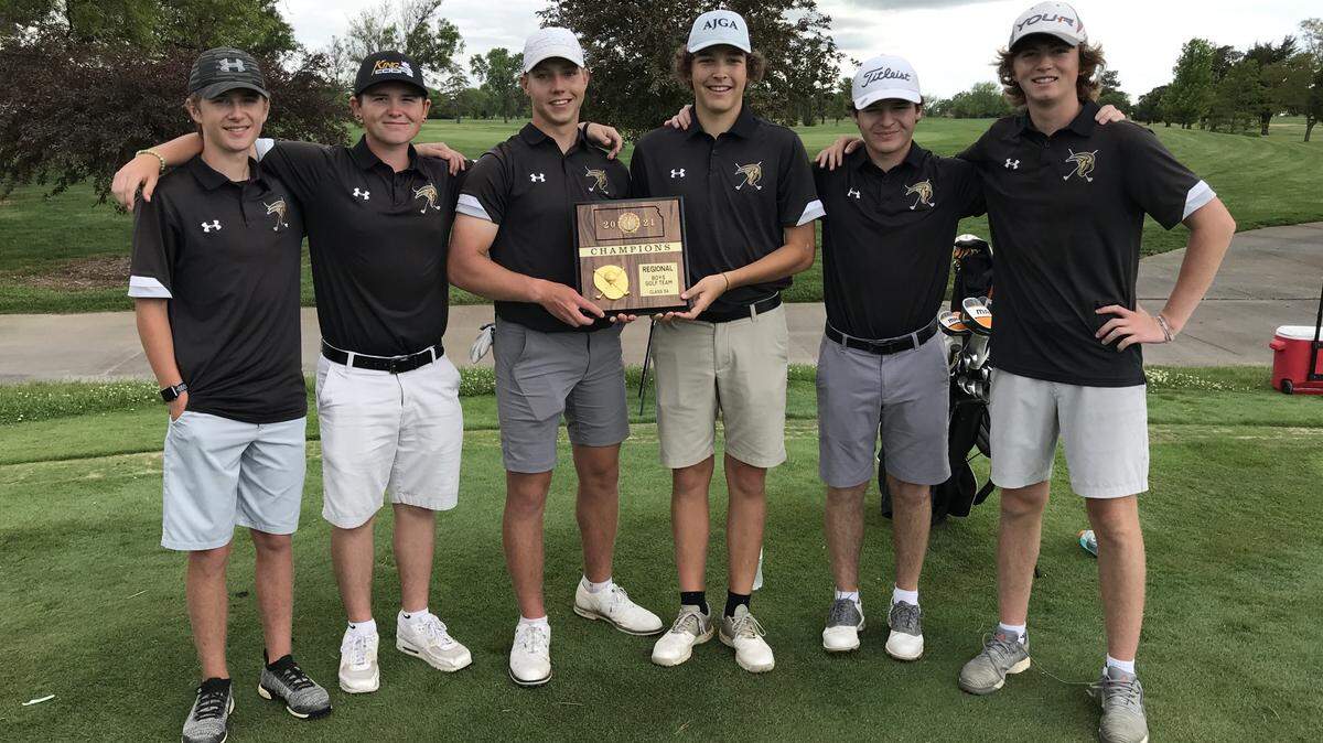 The Maize South boys golf team broke 300 for the first time with a title-winning team score of 284 strokes at a Class 5A regional on Monday.