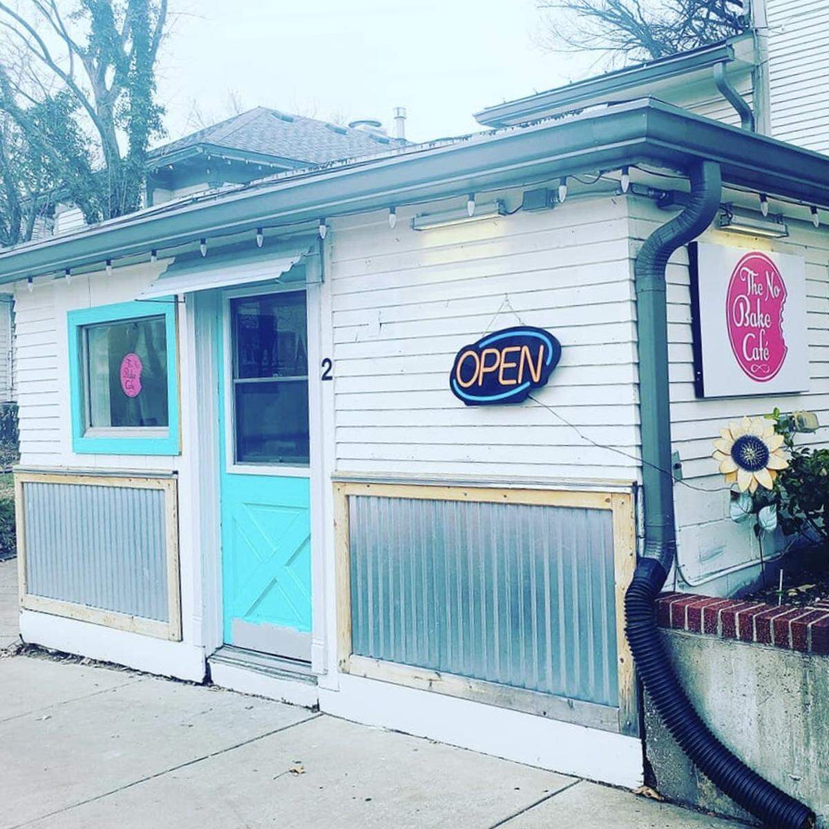 Argentina's Empanadas is taking over the little building on the west side of Clifton Square where No Bake Cafe once operated.