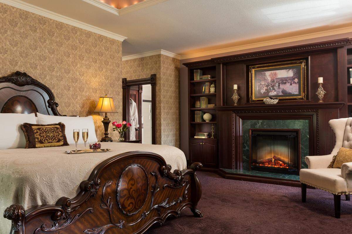 A guest room inside the historic Elgin Hotel in Marion, which is now for sale or lease.