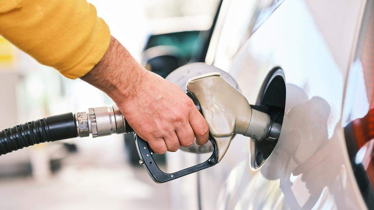 Customers who notice issues with Kansas gas pumps are asked to file complaints with state officials.