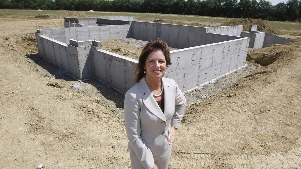 J.P. Weigand & Sons has filed a lawsuit againstformer vice president and general manager Richelle Knotts and the two new real estate companies she formed.