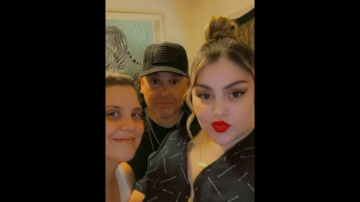 Daniel Forshey and his daughters: Amanda Forshey-Brault. left, and Abrina Forshey.