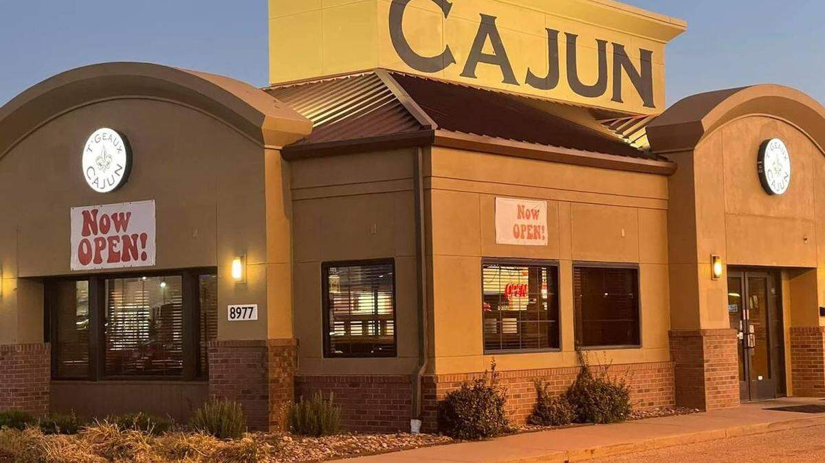 The building in Westlink Shopping Center near Central and Tyler that was briefly home to T’Geaux Cajun will soon be occupied by Chick N Max’s first franchised store.