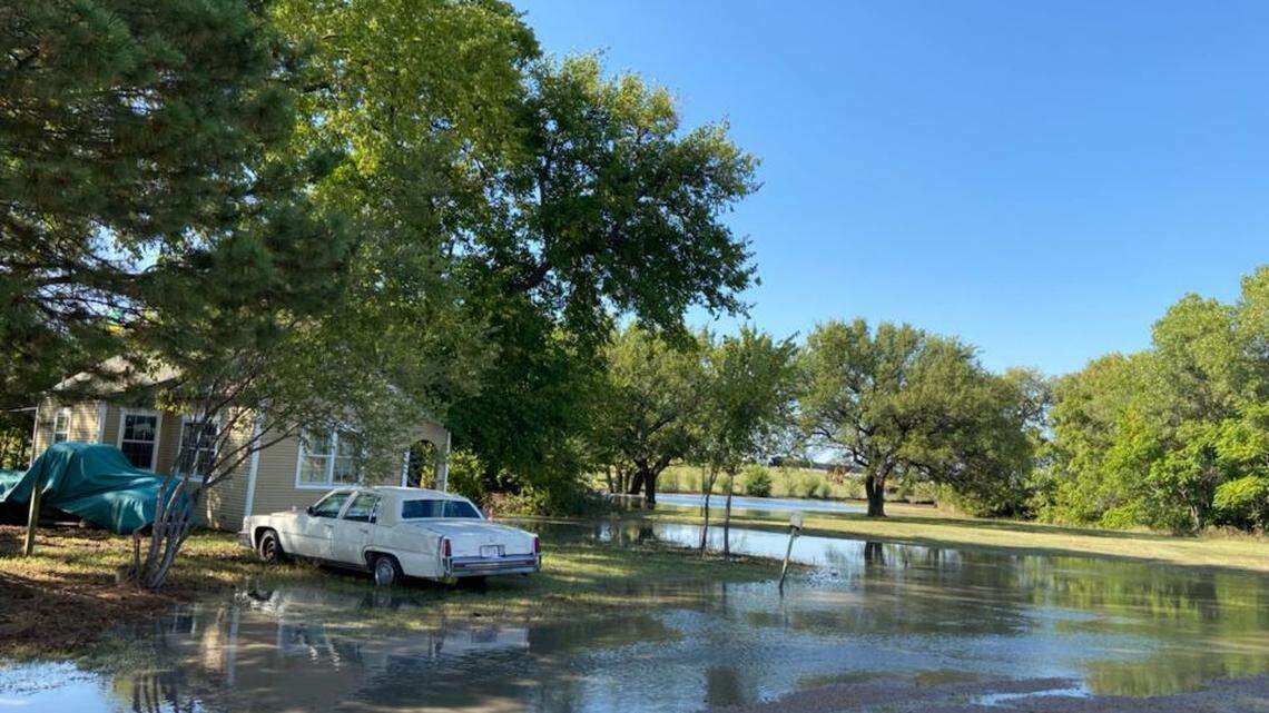 Don’t drink tap water without boiling it, city says. Break floods Wichita neighborhood