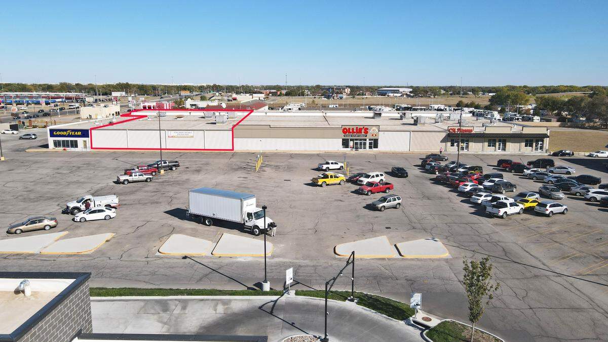 Black Friday Deals is a bin store chain that’s coming to Wichita before the actual Black Friday this year.&nbsp;The store is taking part of the former Kmart space at Saddlecreek Crossing at 47th and Broadway. It will be between Goodyear Tires and the new Ollie’s Bargain Outlet coming to the center.