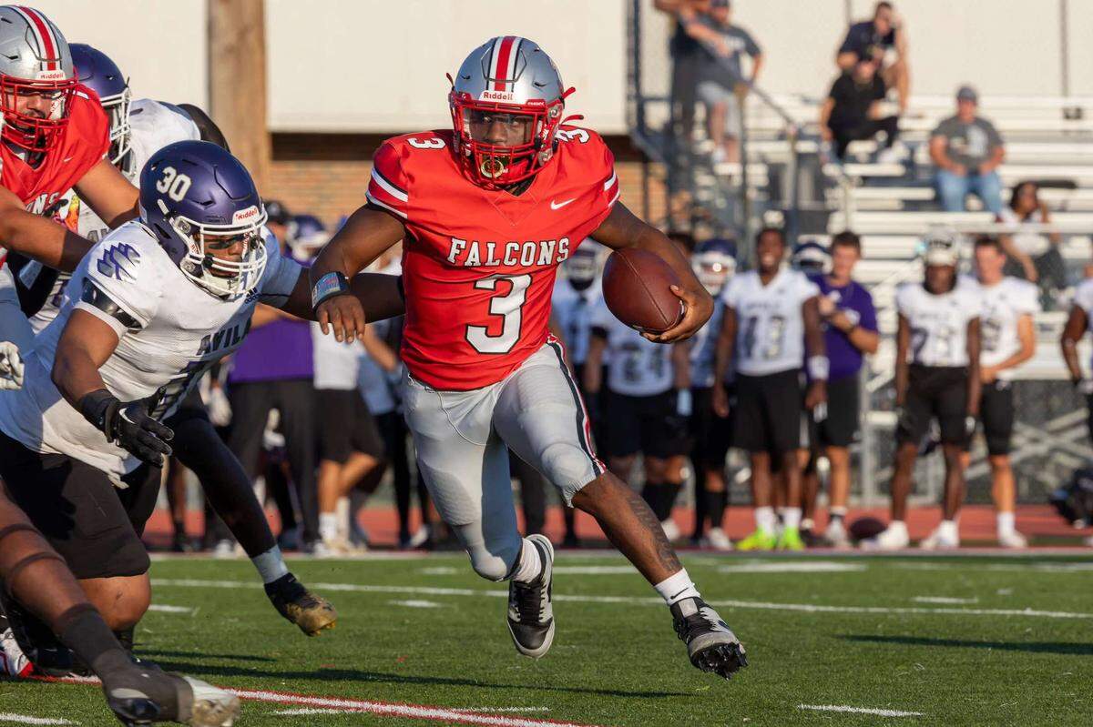 Wichita native K’Vonte’ Baker has sparked the Friends football team with his play at quarterback, as he has the Falcons off to their first 4-0 start since 2008.