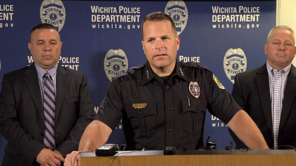 Former Chief Ramsay joins letter that calls for Layton’s resignation, seeks $2.5 million